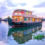 one bed luxury houseboat